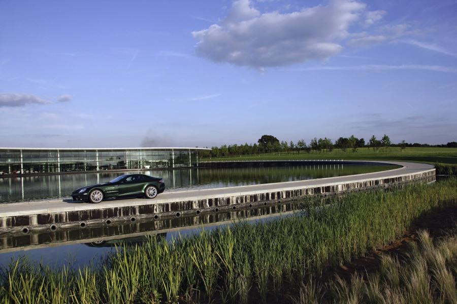  Mercedes-Benz SLR McLaren 2003 года  (фото 12 из 319)